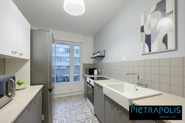 T2 avec grand balcon et stationnement
