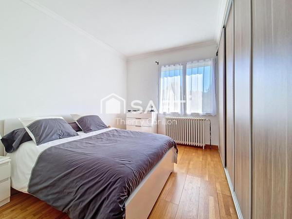 Pavillon sur sous sol en ville.