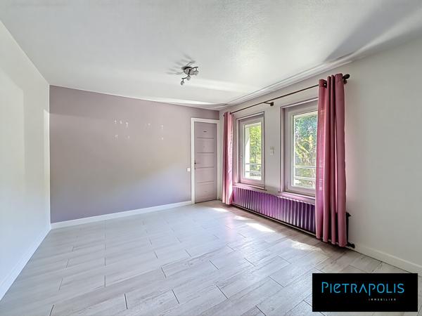 Maison sur les hauteurs au calme