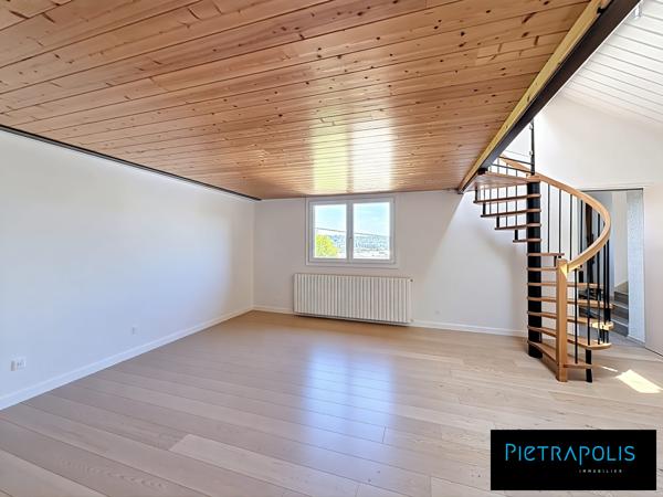 Maison sur les hauteurs au calme
