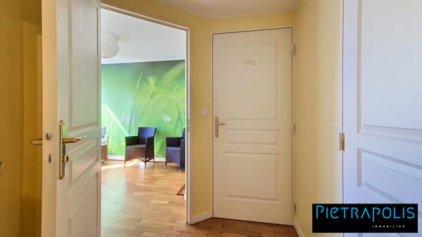 Local commercial PMR de 45m² - Coeur Tassin Le Phare - Sans travaux - Garage en SUS