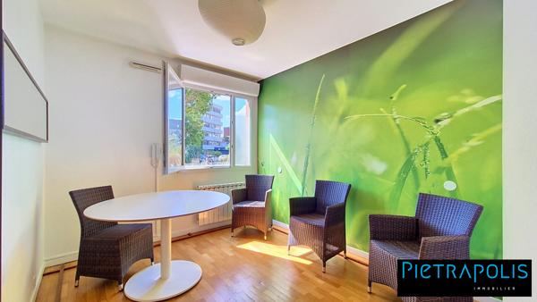 Local commercial PMR de 45m² - Coeur Tassin Le Phare - Sans travaux - Garage en SUS