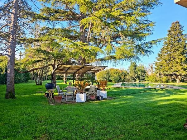 Maison 204 m² rénovée, au calme, proche centre