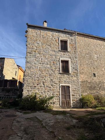 Maison de village en pierre à rénover- Bastelica