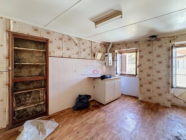 Maison de village en pierre à rénover- Bastelica