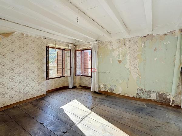 Maison de village en pierre à rénover- Bastelica