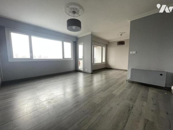 A VENDRE - REZE - Mahaudières - Au 3ème étage- Appartement T4 d'env 71.87m² avec cave et parking.