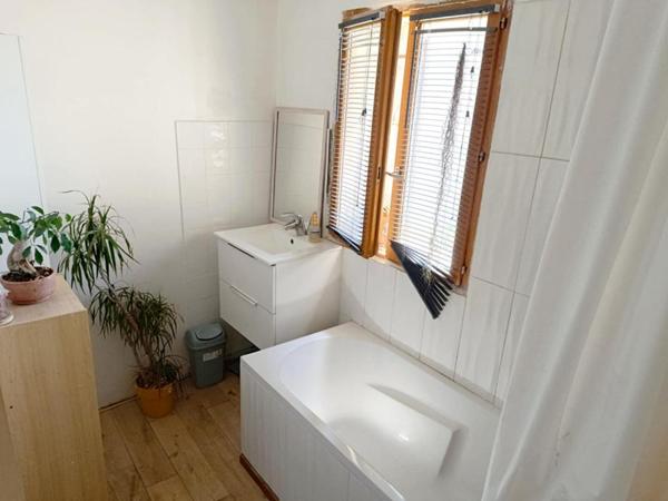 Maison Saint Mitre Les Remparts 3 pièce(s) 75 m2 avec Terrasse