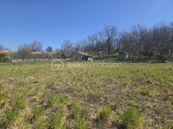 Terrain de 1 700 m²