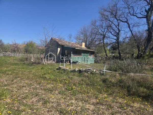 Terrain de 1 700 m²