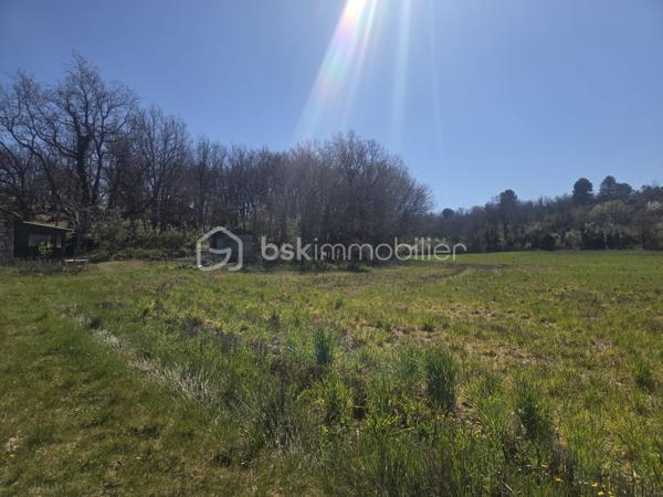 Terrain de 1 700 m²