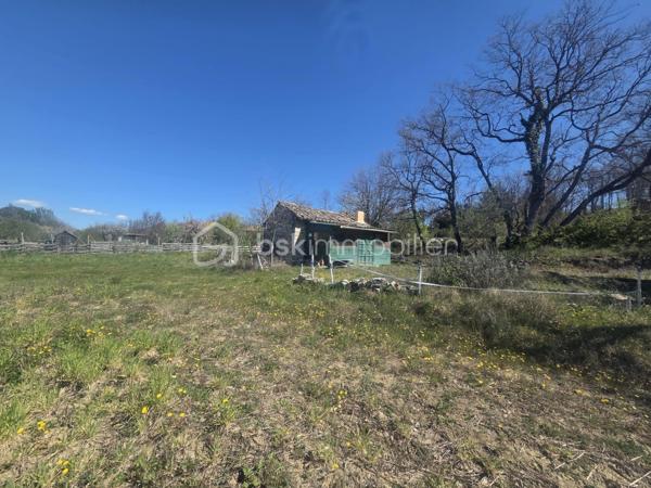 Terrain de 1 700 m²