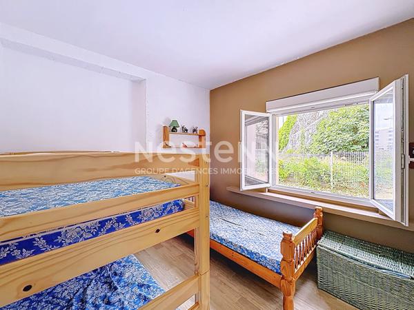 Spacieux appartement 8 pièces de 149.05 m2 (165 m² hab) avec terrasse jardin à flan de falaise à Fleury d'Aude Saint-Pierre-La-Mer