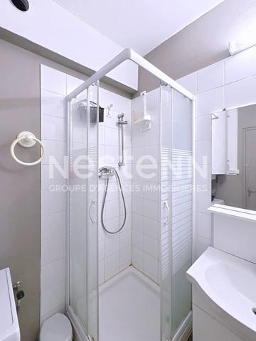 Spacieux appartement 8 pièces de 149.05 m2 (165 m² hab) avec terrasse jardin à flan de falaise à Fleury d'Aude Saint-Pierre-La-Mer