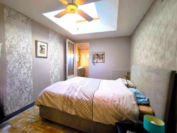 Maison rénovée Carcassonne quatre chambres deux salles d eau séjour 37 m² chauffage gaz panneaux solaires