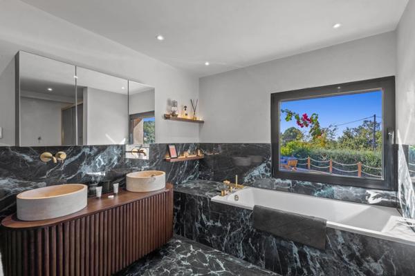 Magnifique villa traditionnelle entièrement rénovée à Mougins
