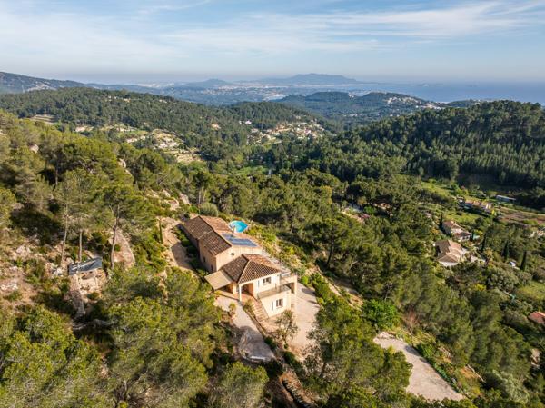 Vente Maison de luxe La Cadière-d'Azur 8 Pièces 180 m²