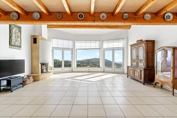 Vente Maison de luxe La Cadière-d'Azur 8 Pièces 180 m²