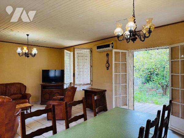 Située dans le quartier de Saint-André, à proximité de L'Estaque, cette maison de plain-pied d'...
