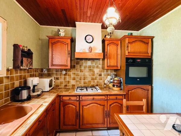Située dans le quartier de Saint-André, à proximité de L'Estaque, cette maison de plain-pied d'...
