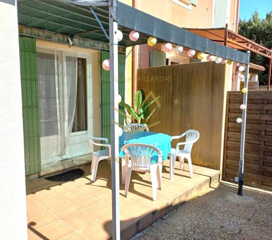 L'Isle-sur-la-Sorgue (84800) Maison récente en R+1 avec terrasse et place de parking extérieure nominative