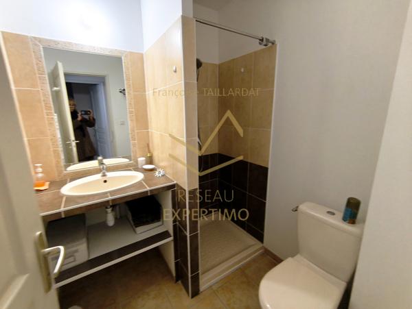 L'Isle-sur-la-Sorgue (84800) Maison récente en R+1 avec terrasse et place de parking extérieure nominative