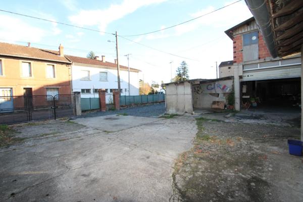 Bâtiment - Plein centre-ville - 300m² au sol