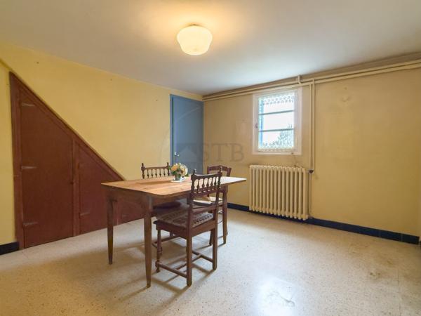 Maison familiale avec annexes et jardin à Privas
