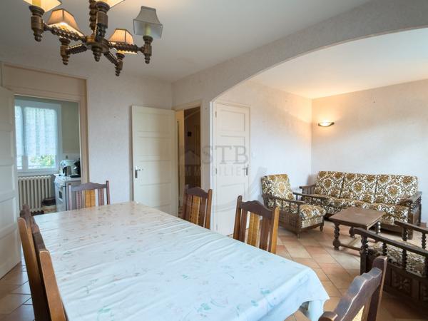 Maison familiale avec annexes et jardin à Privas