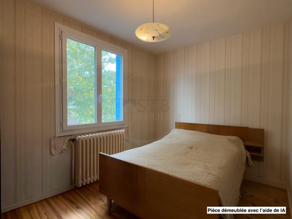 Maison familiale avec annexes et jardin à Privas