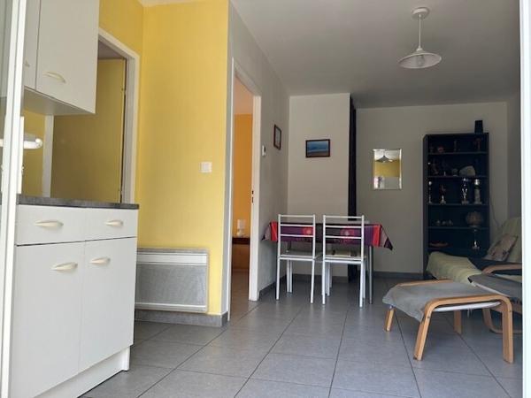 GÎTES + Maison avec piscine