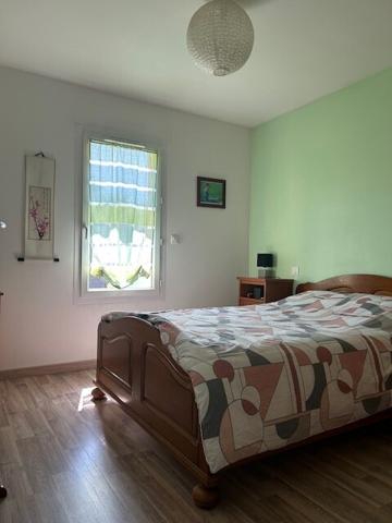 GÎTES + Maison avec piscine