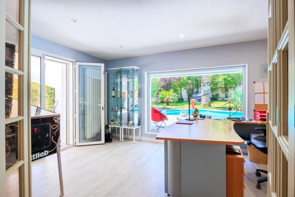 13012 / Maison 250m2 / Terrain 1019m2 / Piscine / Jacuzzi