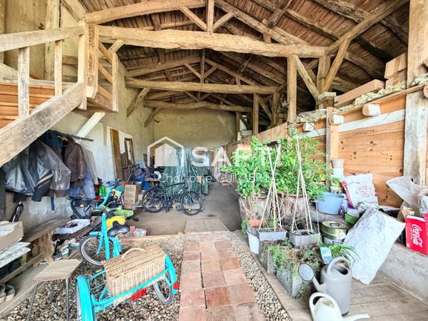 Propriété, avec gîte et prairie