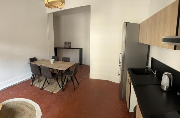 Montpellier (34000) Montpellier – Centre-ville / grand appartement haussmannien de plus de 140 m² – 6 chambres