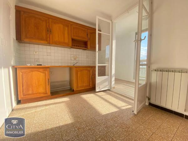 Appartement à louer 4 pièces 67.36m² Nîmes (30000)