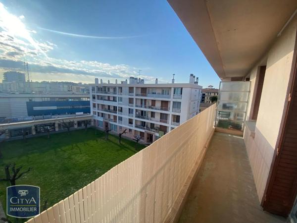 Appartement à louer 4 pièces 67.36m² Nîmes (30000)