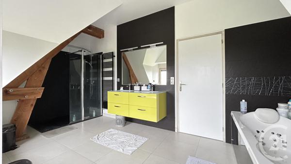 Maison à vendre  8 pièces - 275 m2 L HUISSERIE - 53