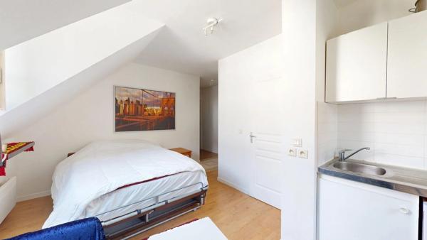 Location                                                      Appartement
                        
                     1 pièces                      20 m2                     à Corbeil-Essonnes