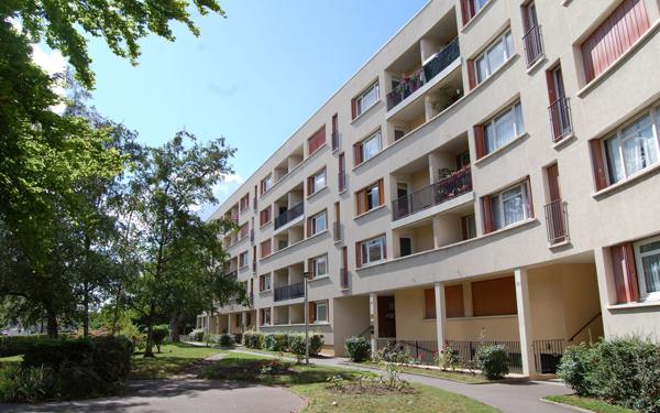 Appartement à vendre    3 pièces • 71 m2 Ermont