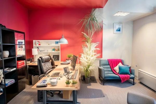 Dpt Finistère (29), immeuble à vendre Rosporden - Deux appartements - local commerciale - habitations.