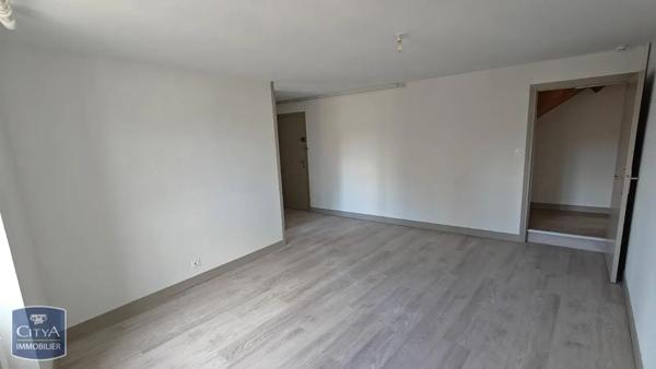 Appartement à louer 2 pièces 44.32m² Alençon (61000)