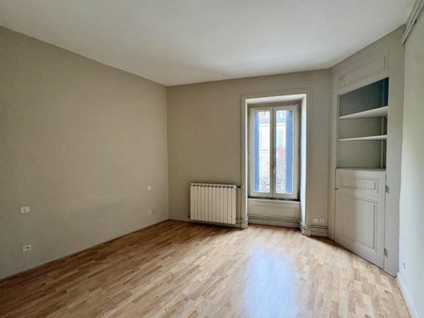 APPARTEMENT T3 A LOUER A ROANNE - CENTRE VILLE