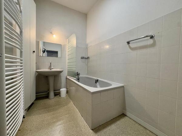 APPARTEMENT T3 A LOUER A ROANNE - CENTRE VILLE