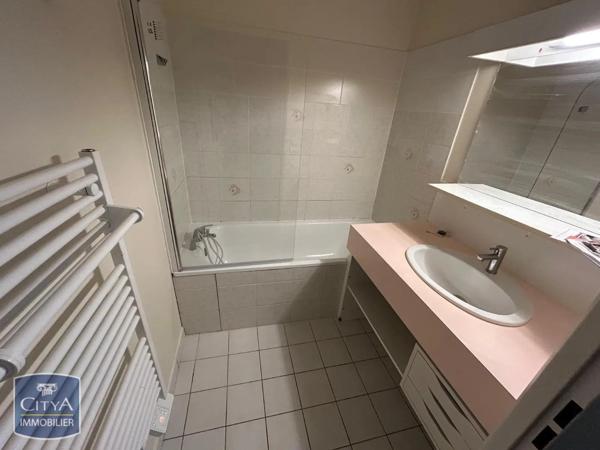 Appartement à louer 3 pièces 69.24m² Dijon (21000)