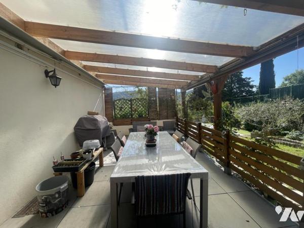 Villa individuelle avec un appartement meublé loué