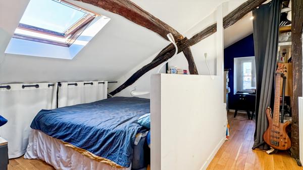 Versailles (78000) Charmant deux-pièces sous les toits au cœur de Versailles !