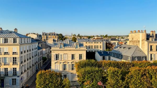 Versailles (78000) Charmant deux-pièces sous les toits au cœur de Versailles !