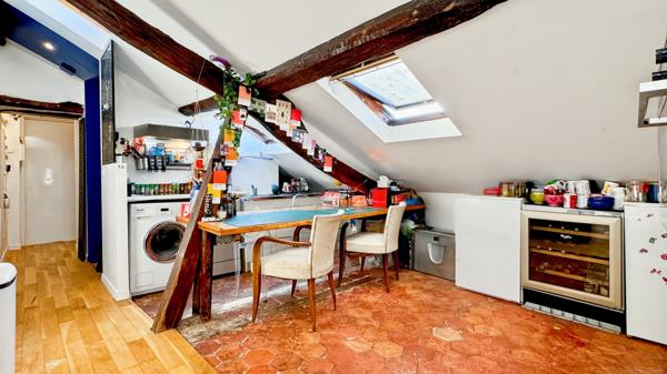 Versailles (78000) Charmant deux-pièces sous les toits au cœur de Versailles !