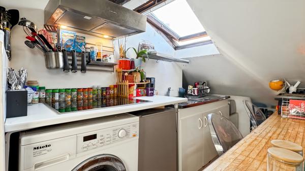 Versailles (78000) Charmant deux-pièces sous les toits au cœur de Versailles !